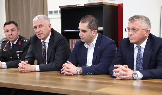 Of’ta bayramda vefa: Sağlık ve güvenlik güçlerine ziyaret