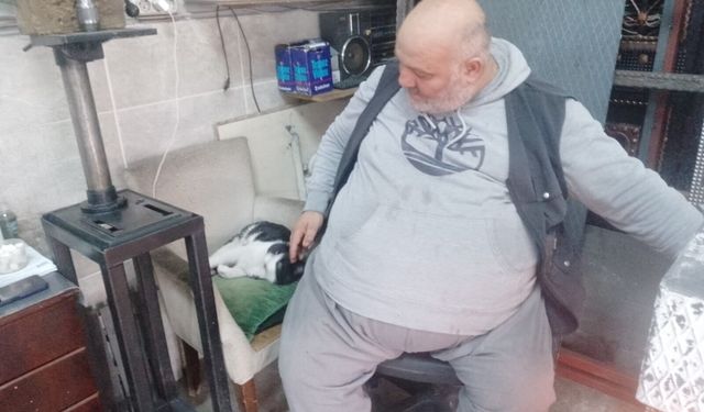 Demir Doğrama Ustası Ama Şifa Dağıtıyor: Fıtık Ağrılarını Masajla Gideriyor