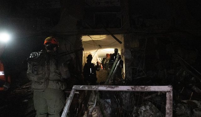 Bu Kez İsrail Korktu! Dimona'da İran Geceyi Aydınlattı