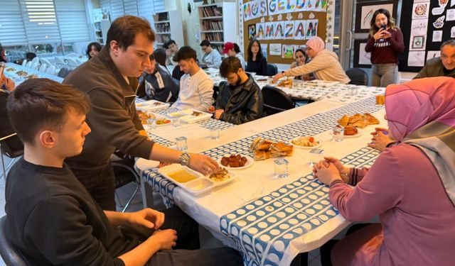 Bafra'da gönüllü geçler iftarda buluştu