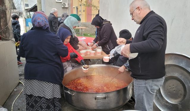 Düzenlenen iftar programı mahalle sakinlerini buluşturdu