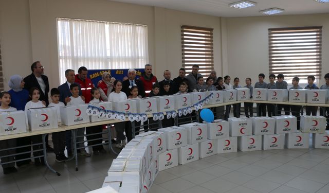 Of'ta ihtiyaç sahipleri için 300 gıda kolisi yardımı yapıldı