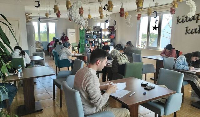 Salıpazarı'nda KPSS adaylarına 'Deneme Kulübü' desteği