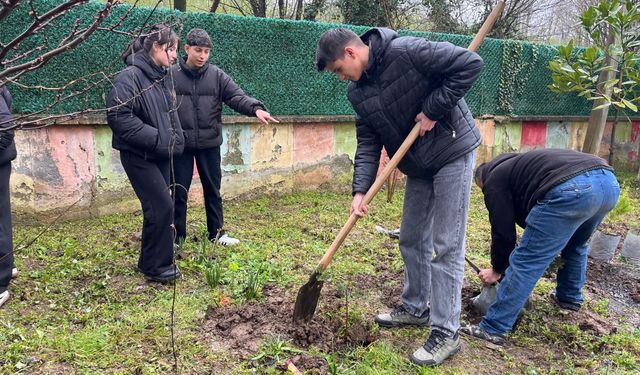 Salıpazarı'nda Orman Haftası kapsamında fidan dikim etkinliği yapıldı