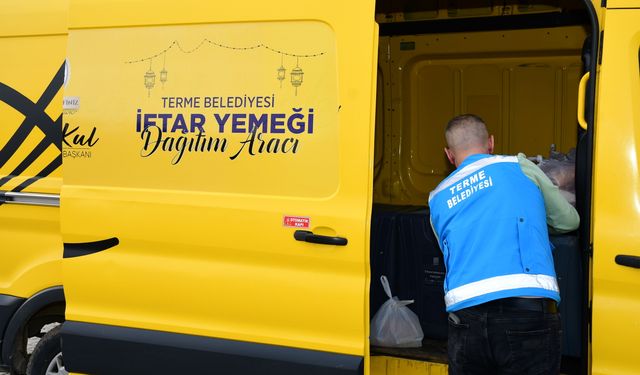 Terme Belediyesi ramazan ayında ihtiyaç sahiplerine sıcak yemek ulaştırıyor