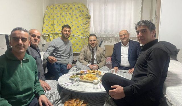 Vezirköprü Belediye Başkanı Gül mahalle iftarlarında vatandaşlarla buluşuyor