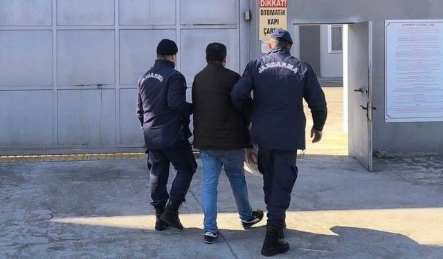 11 yıl ve 9 yıl hapisle aranan 2 hükümlü, jandarmadan kaçamadı