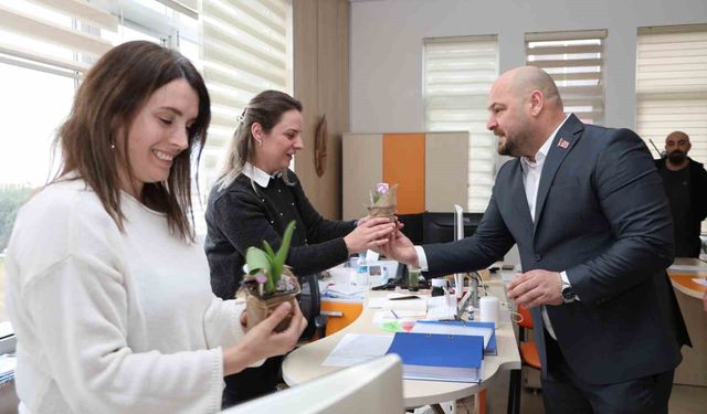 Başkan Türkel'den kadın personele 8 Mart kutlaması