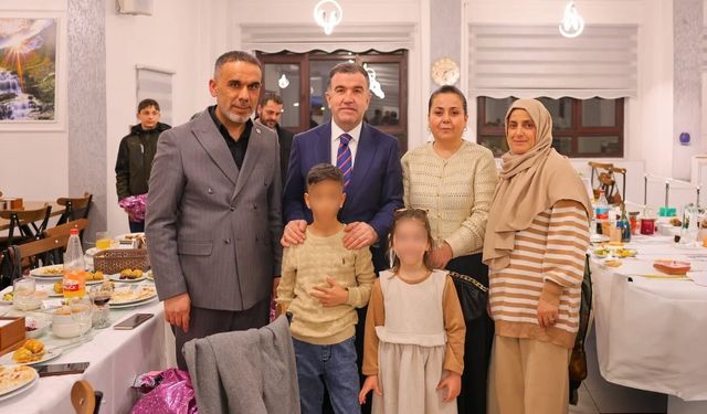 Bayburt'ta koruyucu aileler iftar sofrasında buluştu