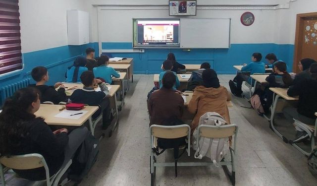 Bayburt'ta öğrencilere finansal okuryazarlık eğitimi verildi