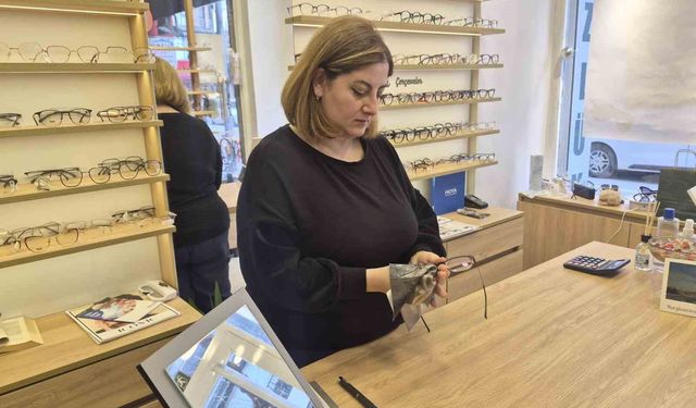 Gözlük uzmanından dijital ekran bağımlılığına karşı orijinal cam ve doğru filtreleme uyarısı