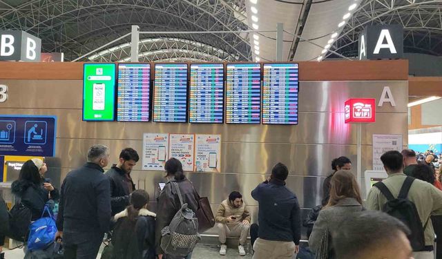 Sabiha Gökçen'de hava muhalefeti engeli: 127 sefer iptal edildi, yolcular terminalde kaldı
