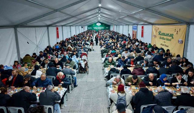 Samsun'da her gün 15 bin kişilik iftar sofrası kuruluyor