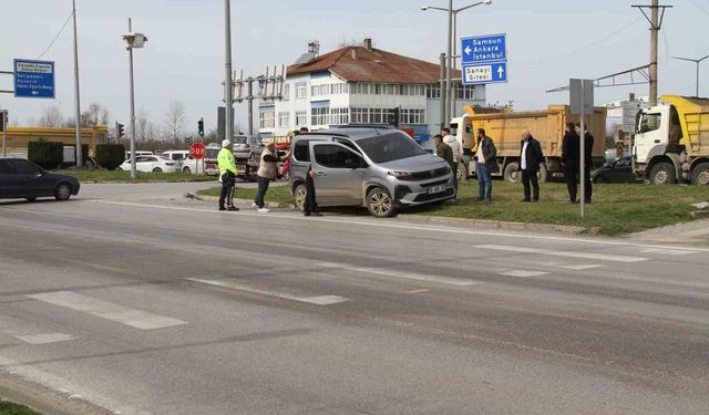 Samsun'da kırmızı ışık ihlali kazaya yol açtı: 3 yaralı