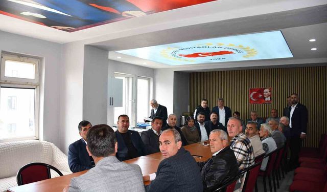 Vezirköprü'de muhtarlar derneğinde seçim: Kılıç güven tazeledi