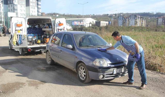 Yöneticiliği bıraktı, küresel ısınmaya karşı 'mobil ve susuz' araç yıkama başlattı