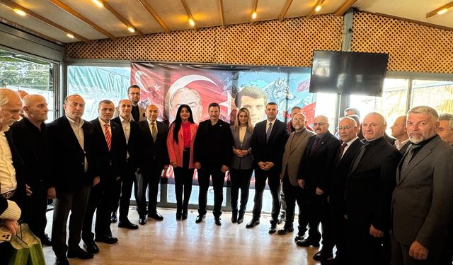 MHP heyeti Tirebolu’daki Çatlı filmi gösteriminde yer aldı