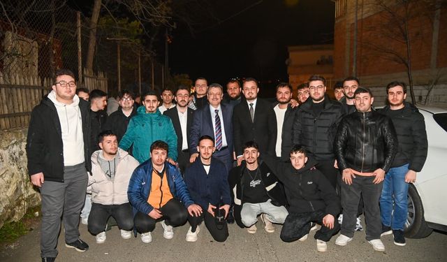 Başkan Genç Gençlerle Sahurda Buluştu: “Türkiye’nin Geleceğine Siz İmza Atacaksınız”