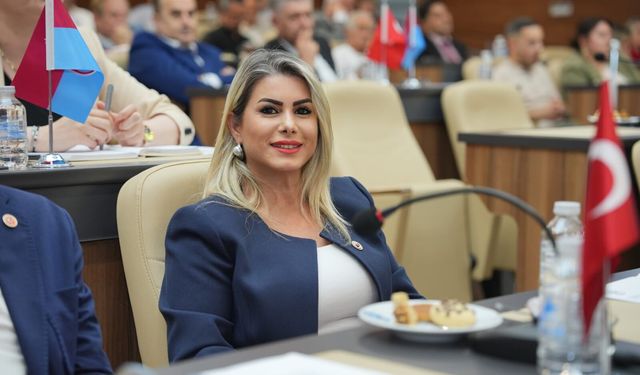 Arzu Öktem’den Sert Çıkış: “Onurumla Siyaset Yapıyorum”