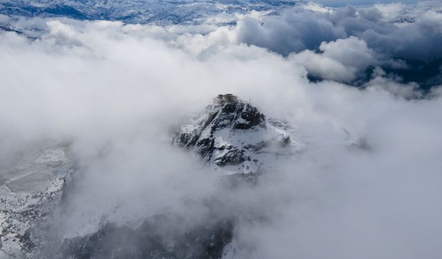 Gümüşhane ve çevre illerin yüksek kesimlerinde kar yağışı etkisini sürdürdü