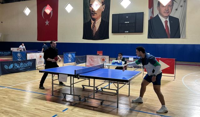 Samsun'da Sağlıkçıların Raket Savaşı Nefes Kesti!