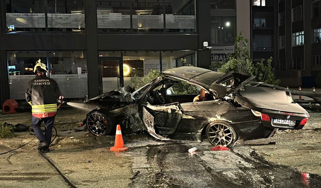 Ağaca çarpan otomobilin sürücüsü yaralandı