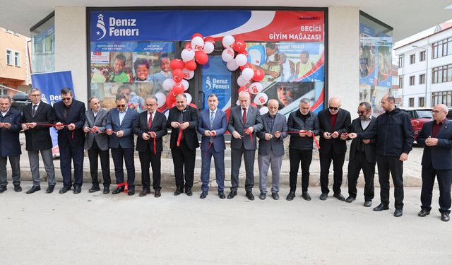 Bayburt'ta ihtiyaç sahipleri için 'geçici giyim mağazası' açıldı
