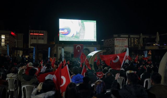 Samsun ve çevre illerde Kosova-Türkiye maçı dev ekranlardan izlendi
