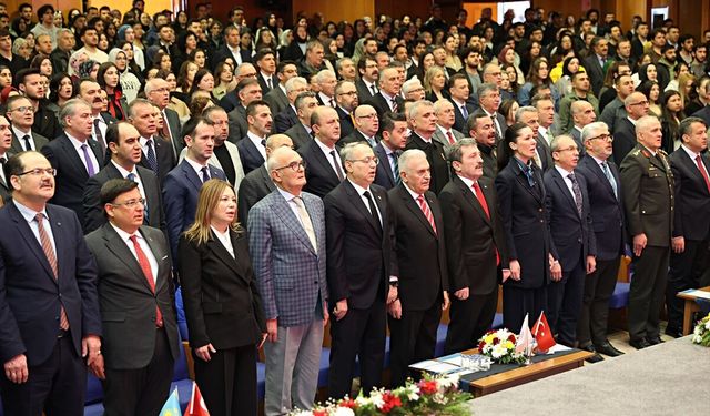 TDT Aksakallar Konseyi Başkanı Yıldırım 'Türk Dünyası Şehircilik Zirvesi'nde konuştu: