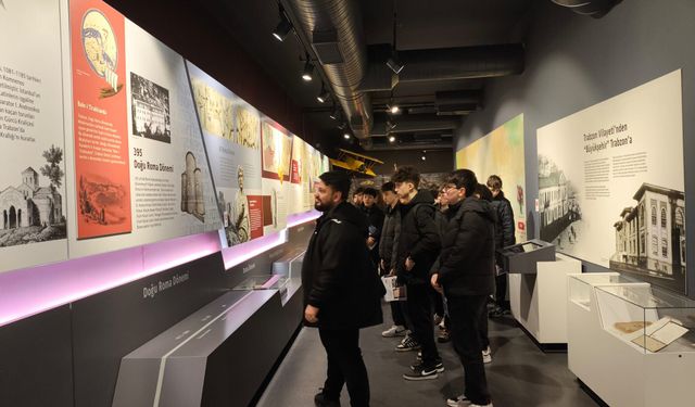 Trabzon'da lise öğrencileri tarih dersini tarihi mekanlarda öğreniyor