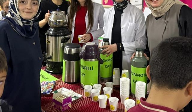 Aydıntepe'de öğrencilerden çay festivali