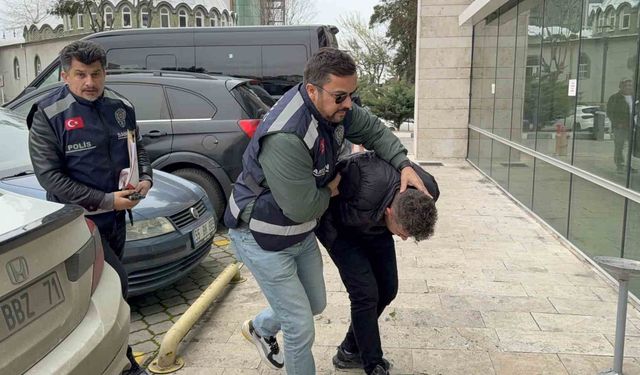 'Bakar mısın' diyerek altın zinciri kapıp kaçan şahıs tutuklandı