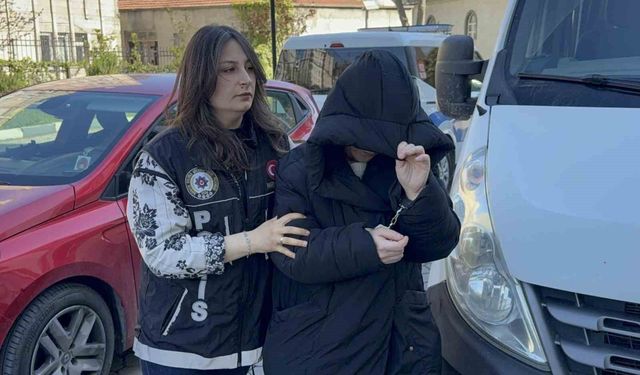 Evde yasaklı madde ile yakalanan kadın gözaltına alındı