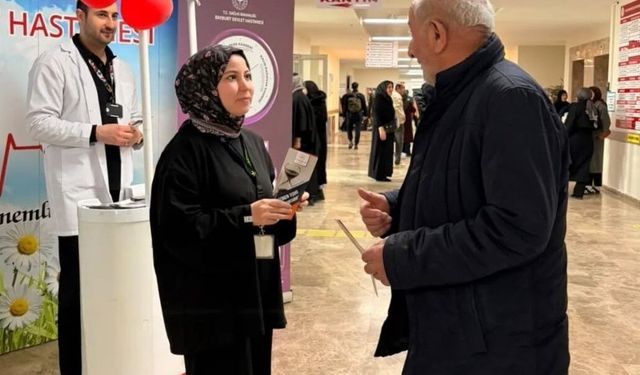Hastanede vatandaşlara kanser hakkında bilgilendirme yapıldı
