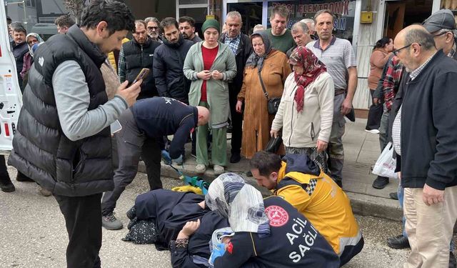 Ordu'da otomobilin çarptığı yaya yaralandı: Kaza anı kamerada