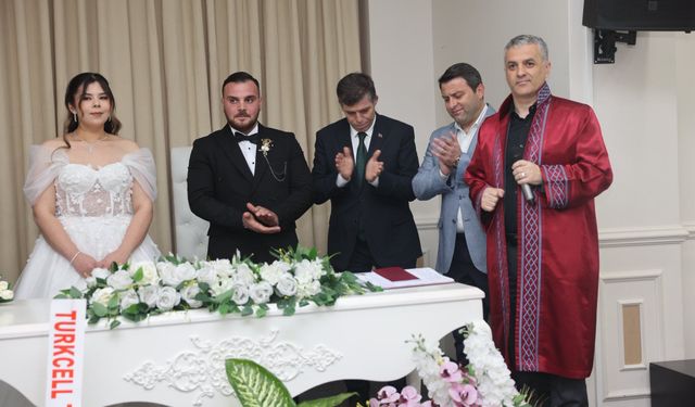 Yomra’da Mutluluğa “Evet”! Neşeli Nikah Töreni Dikkat Çekti