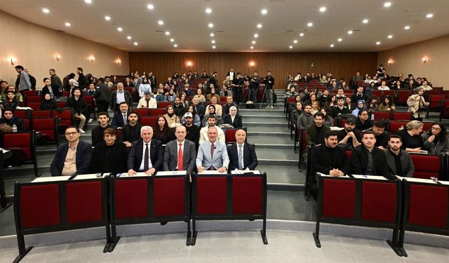 Saral ve Sarıalioğlu KTÜ’de öğrencilerle deneyimlerini paylaştı
