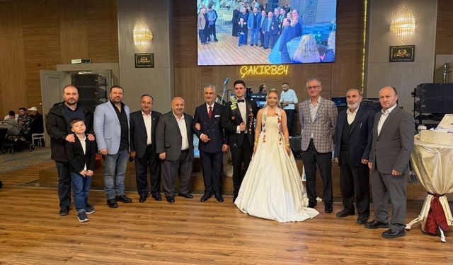 Trabzon’un Tanınmış Aileleri Bu Düğünde Buluştu