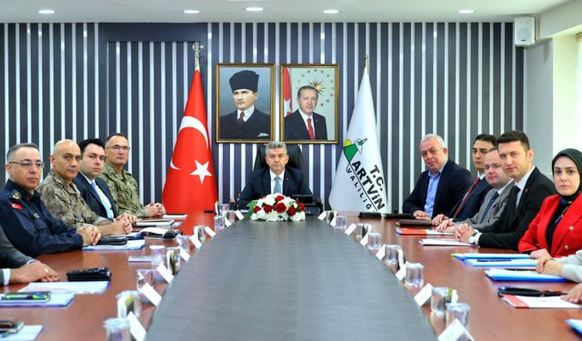 Artvin'de okullardaki tedbirlerle ilgili toplantı düzenlendi