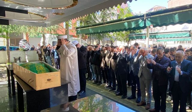 Giresun'da trafik kazasında hayatını kaybeden sürücünün cenazesi defnedildi