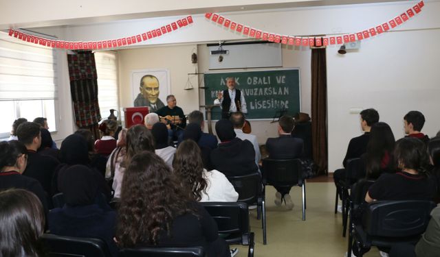 Of'ta öğrenciler ozan ve şairle buluştu