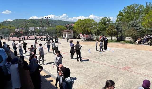 Samsun'da çocuklar geleneksel oyunlarla eğlendi