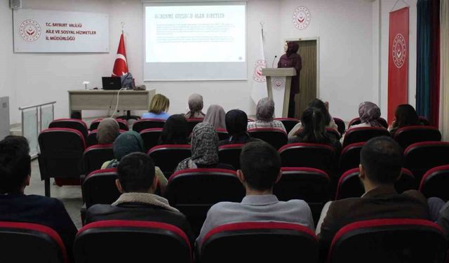 Bayburt'ta meslek elemanlarına 'Özel Çocuklarla Çalışma' eğitimi verildi