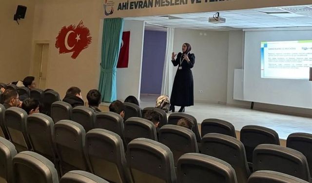 Bayburt'ta öğrenciler ruh sağlığı konusunda bilgilendirildi
