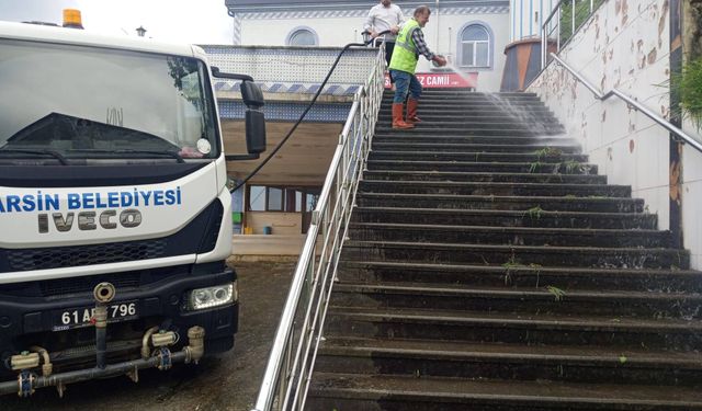 Arsin Belediyesi Kurban Bayramı Öncesi İlçe Genelinde Temizlik Seferberliği Başlattı