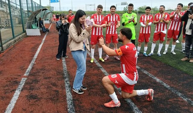 Giresun 2. Amatör Ligi’nde Maç Öncesi Evlilik Teklifi: Ali Şahin’den Berna Arslan’a Romantik Sürpriz