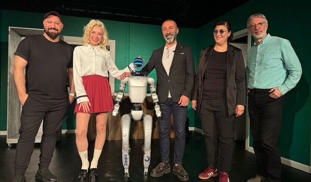 Yapay Zeka Destekli İnsansı Robot İstanbul’da Sahneye Çıkıyor