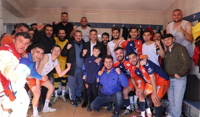 6 Gollü Fırtına! Maçka Belediyespor Play-Off’a Güçlü Girdi