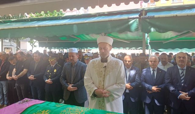 Şehit Annesi Şazimet Özdemir Son Yolculuğuna Uğurlandı