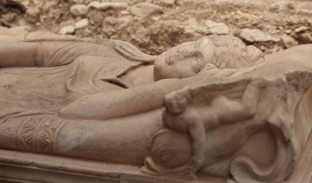 Olympos’ta Aristokrat Kadına Ait Lahit Bulundu!